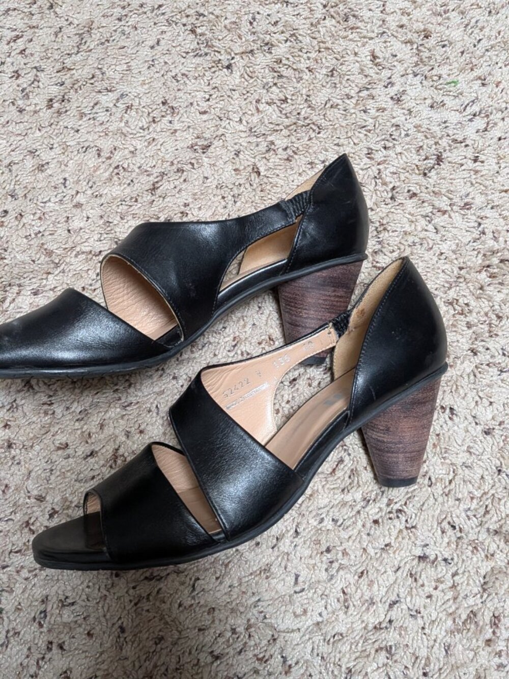 Fidji Black leather heels - Picture 3 of 7